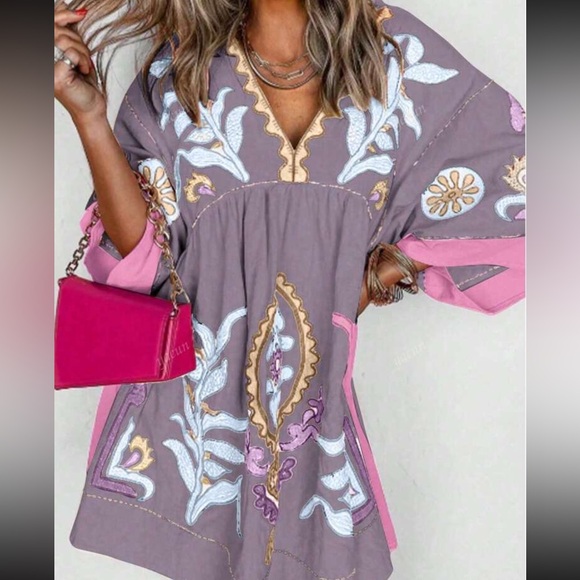 NWT Easel Floral Embroidered V-Neck Dress! Sz Med - Picture 3 of 3